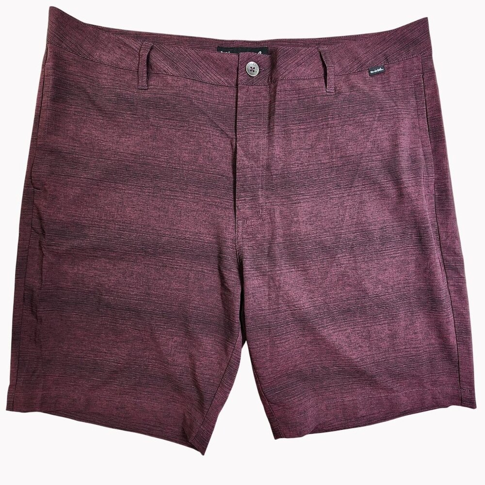 Travis Mathew Men’s 38 Chino Golf Shorts Burgandy Black Stretch Comfort